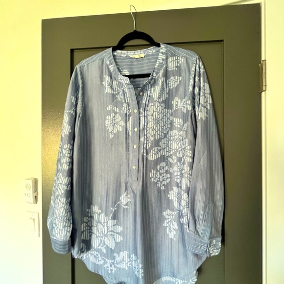 Womens button up , loose top, great for work or summer cover up - Picture 1 of 4